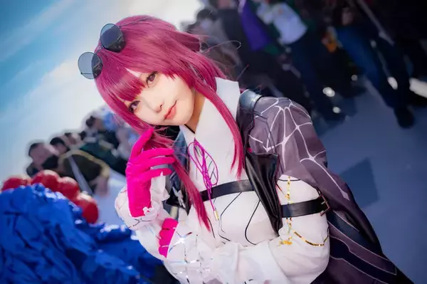 「【コスプレ】コミケを彩る美女レイヤー大集合！『崩スタ』『NIKKE』、人気VTuberまで」の画像