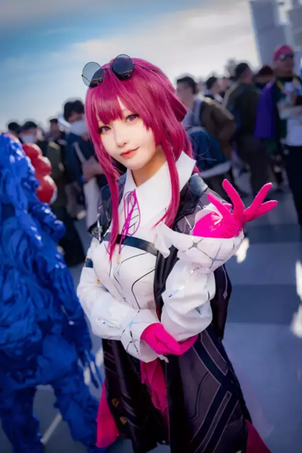 「【コスプレ】コミケを彩る美女レイヤー大集合！『崩スタ』『NIKKE』、人気VTuberまで」の画像
