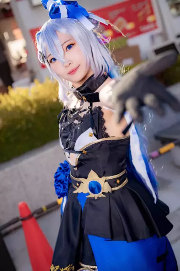 「【コスプレ】コミケを彩る美女レイヤー大集合！『崩スタ』『NIKKE』、人気VTuberまで」の画像