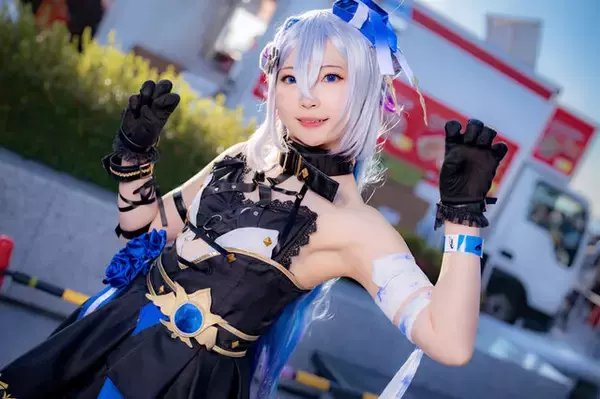 「【コスプレ】コミケを彩る美女レイヤー大集合！『崩スタ』『NIKKE』、人気VTuberまで」の画像
