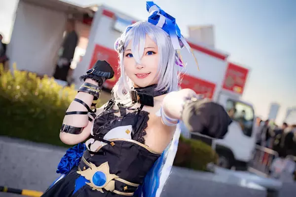 「【コスプレ】コミケを彩る美女レイヤー大集合！『崩スタ』『NIKKE』、人気VTuberまで」の画像