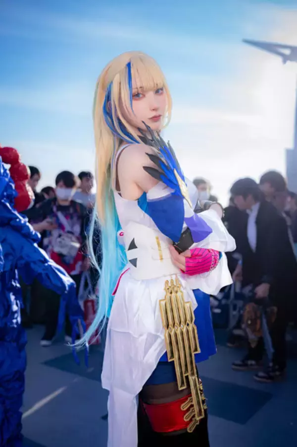 「【コスプレ】コミケを彩る美女レイヤー大集合！『崩スタ』『NIKKE』、人気VTuberまで」の画像