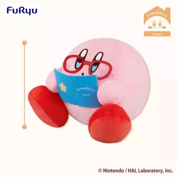 「眼鏡をかけた姿が可愛い！『星のカービィ』プライズシリーズ「Kirby★Diary」に新アイテム―ぬいぐるみ、ブランケットと癒しのおうち時間を過ごせそう」の画像
