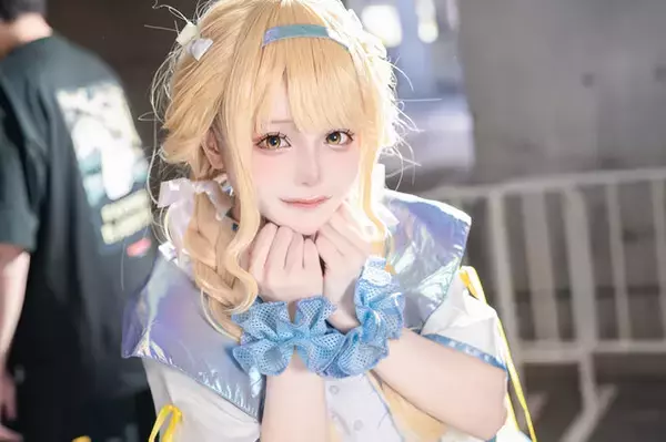 【コスプレ】褒められて伸びるタイプです！人懐っこい笑顔の『学マス』藤田ことねが応援したくなる可愛さ【写真8枚】