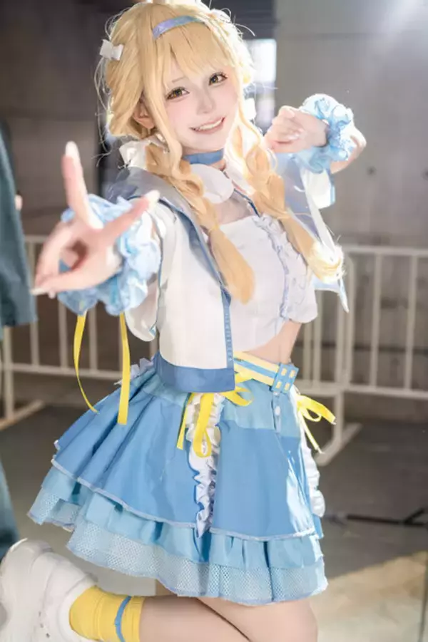 「【コスプレ】褒められて伸びるタイプです！人懐っこい笑顔の『学マス』藤田ことねが応援したくなる可愛さ【写真8枚】」の画像