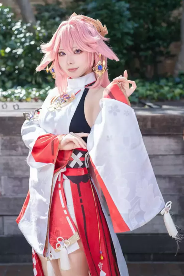 「【コスプレ】猫っぽい表情が可愛い『原神』リネット、美脚がスタイル抜群な『NIKKE』ラピなど「アコスタ池袋」美麗レイヤー10選【写真42枚】」の画像
