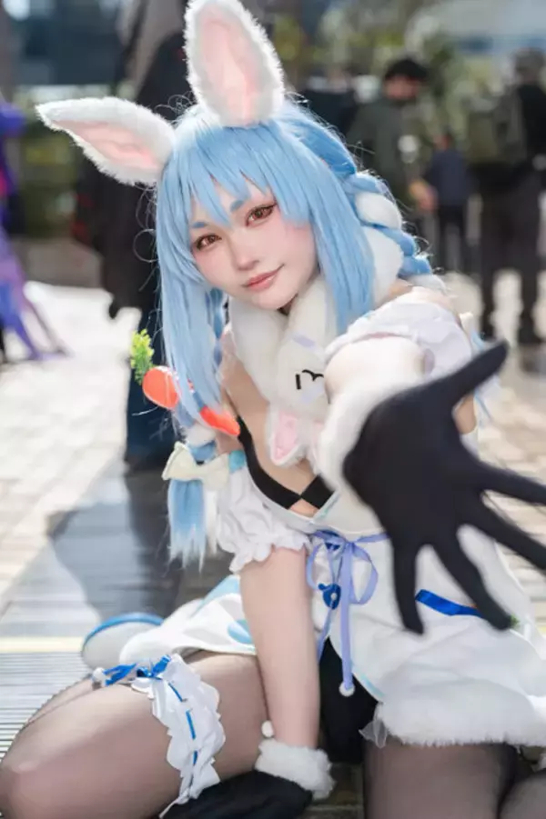 「【コスプレ】猫っぽい表情が可愛い『原神』リネット、美脚がスタイル抜群な『NIKKE』ラピなど「アコスタ池袋」美麗レイヤー10選【写真42枚】」の画像
