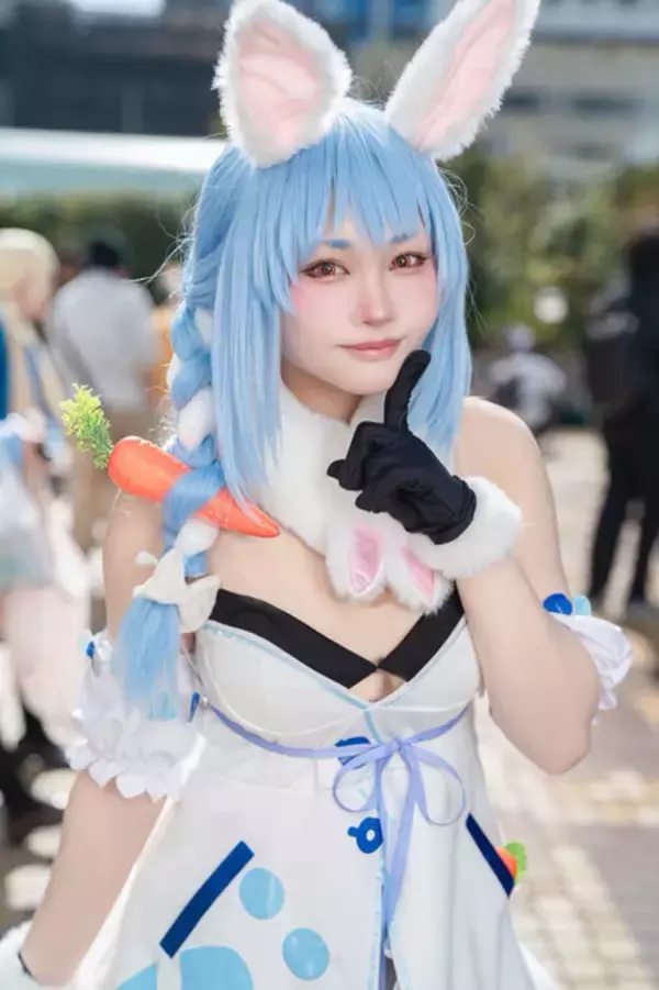 「【コスプレ】猫っぽい表情が可愛い『原神』リネット、美脚がスタイル抜群な『NIKKE』ラピなど「アコスタ池袋」美麗レイヤー10選【写真42枚】」の画像
