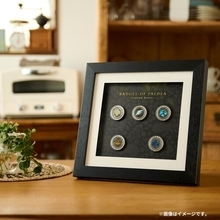 ジムバッジ、ゲットだぜ！『ポケモンSV』のバッジコレクションが予約開始…各ルートごとの“全18種”を立体化