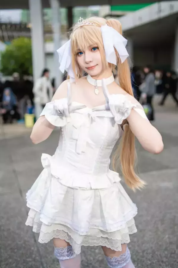 「『DOA』マリー・ローズが純白メイド姿に！台湾美女レイヤーが気品マシマシ【写真9枚】」の画像