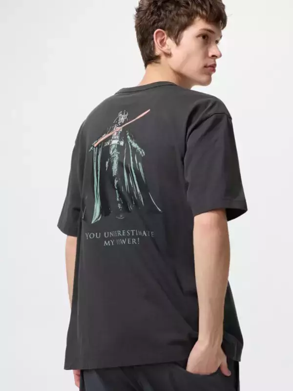 「ユニクロから「ディズニー」「ピクサー」などの新作UTが2月9日発売！ミッキー、ウッディらがさりげなくポーズを決める全14種類」の画像