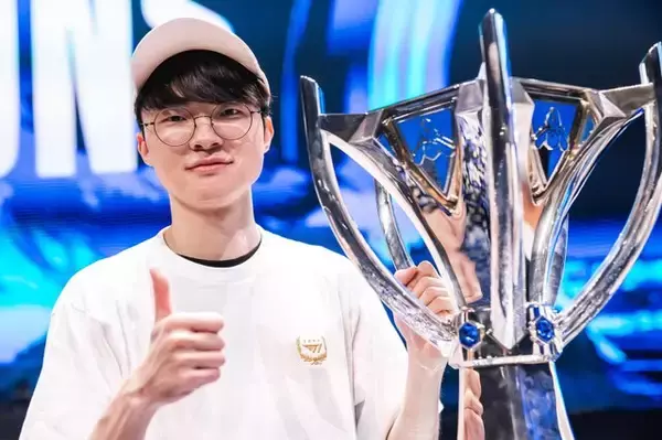 「『LoL』世界大会で韓国強豪「T1」が優勝！ ”魔王”Fakerは7年ぶり、4度目のタイトル獲得」の画像