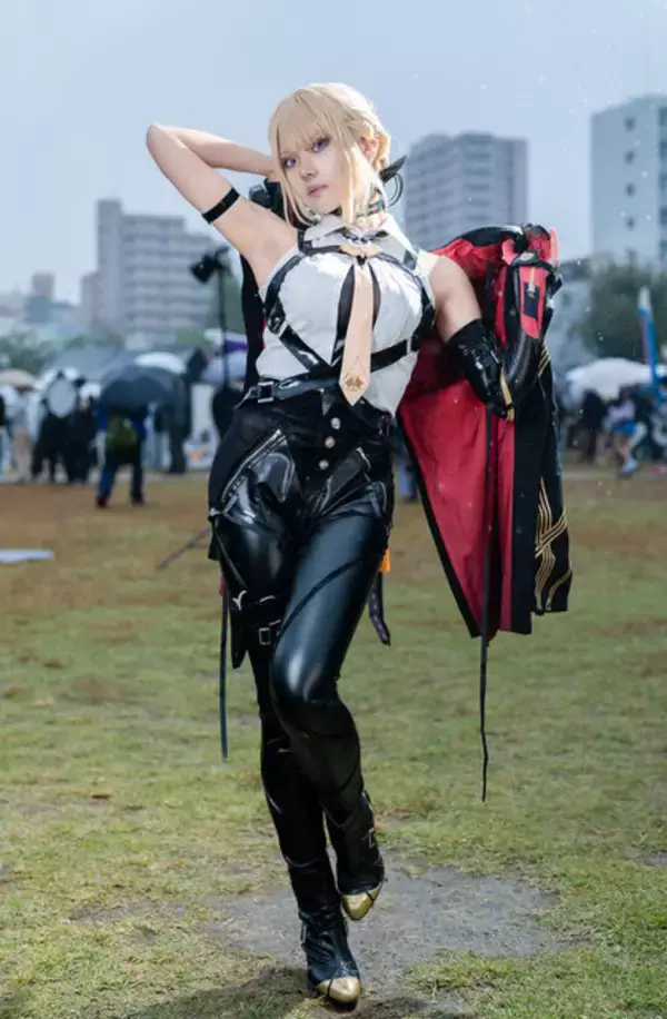 「【コスプレ】脚線美を堪能できるキャラがズラリ！『NIKKE』『ゼンゼロ』などスタイル抜群な「池ハロ」美女レイヤー8選【写真36枚】」の画像