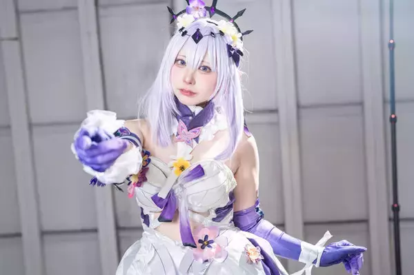 「【コスプレ】脚線美を堪能できるキャラがズラリ！『NIKKE』『ゼンゼロ』などスタイル抜群な「池ハロ」美女レイヤー8選【写真36枚】」の画像