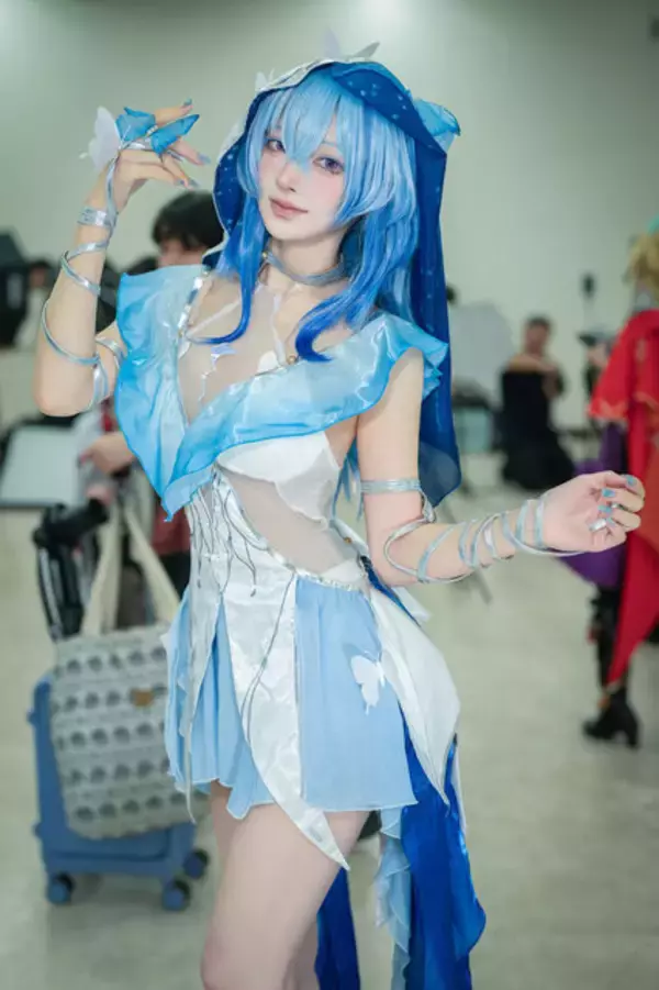 「【コスプレ】脚線美を堪能できるキャラがズラリ！『NIKKE』『ゼンゼロ』などスタイル抜群な「池ハロ」美女レイヤー8選【写真36枚】」の画像