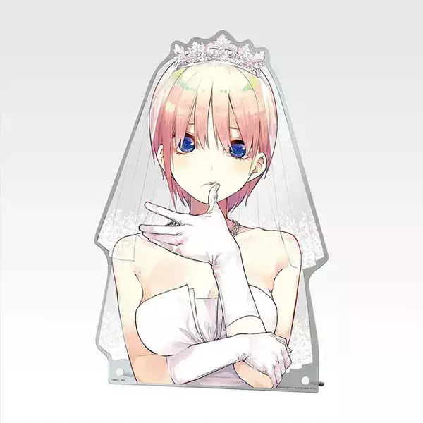 「「五等分の花嫁」 原作イラストの一番くじ全ラインナップ公開！ウェディング姿の大型アクリルボードをはじめ、告白シーンを集めた”愛が溢れるTシャツ”など」の画像