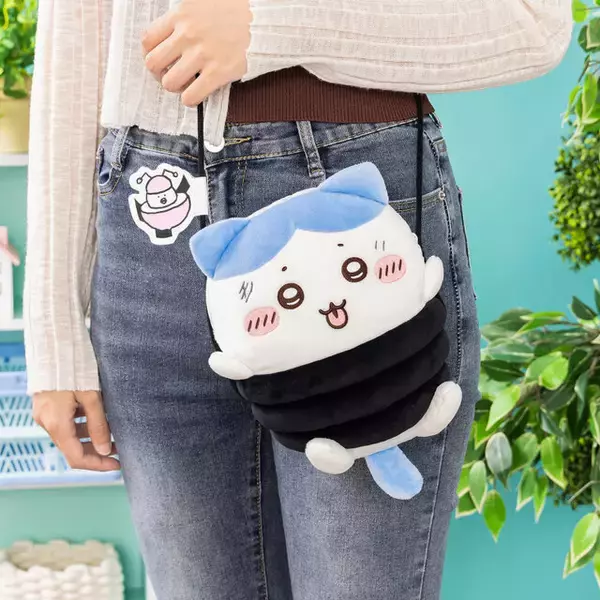 「「ちいかわ」何を引いてもハチワレが当たる！BIGぬいぐるみや「…ってコト！？」のクッションなど、「ハチワレだらけくじ」が可愛い」の画像