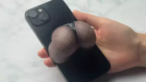 『アズレン』衝撃グッズ「揺れ尻」予約受付は10月5日までースマホに貼り付けてぷるぷる揺れる、Yostar曰く「なんの実用性もない」