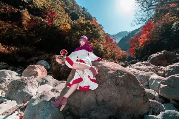 「【コスプレ】まるで実写版な『ドラクエ2』ムーンブルクの王女が降臨！清楚な美しさに冒険しているような絶景も必見【写真7枚】」の画像