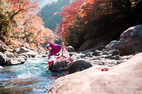 「【コスプレ】まるで実写版な『ドラクエ2』ムーンブルクの王女が降臨！清楚な美しさに冒険しているような絶景も必見【写真7枚】」の画像