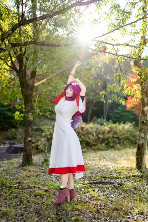 「【コスプレ】まるで実写版な『ドラクエ2』ムーンブルクの王女が降臨！清楚な美しさに冒険しているような絶景も必見【写真7枚】」の画像