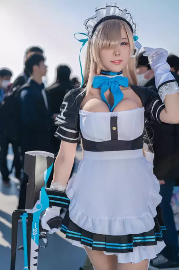 「【コスプレ】屈託の無い笑顔とシリアスな表情のギャップに萌える！『ブルアカ』アスナに扮した人気レイヤー・山中おくらに注目【写真10枚】」の画像