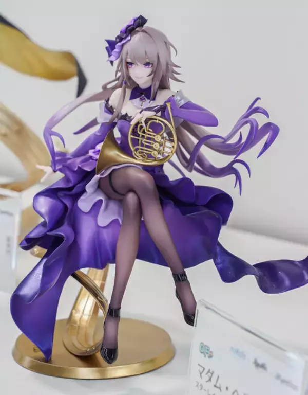 「制服姿が眩しい「ホタル」に抜刀姿の「星見雅」、神秘的な「コロンビーナ」など、HoYoverse作品の人気キャラフィギュアが勢揃い【WF2026冬】」の画像