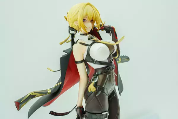 「制服姿が眩しい「ホタル」に抜刀姿の「星見雅」、神秘的な「コロンビーナ」など、HoYoverse作品の人気キャラフィギュアが勢揃い【WF2026冬】」の画像