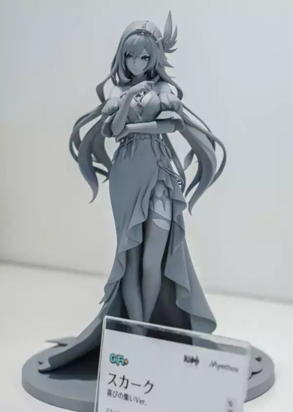 「制服姿が眩しい「ホタル」に抜刀姿の「星見雅」、神秘的な「コロンビーナ」など、HoYoverse作品の人気キャラフィギュアが勢揃い【WF2026冬】」の画像