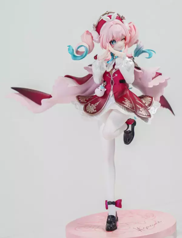 「制服姿が眩しい「ホタル」に抜刀姿の「星見雅」、神秘的な「コロンビーナ」など、HoYoverse作品の人気キャラフィギュアが勢揃い【WF2026冬】」の画像