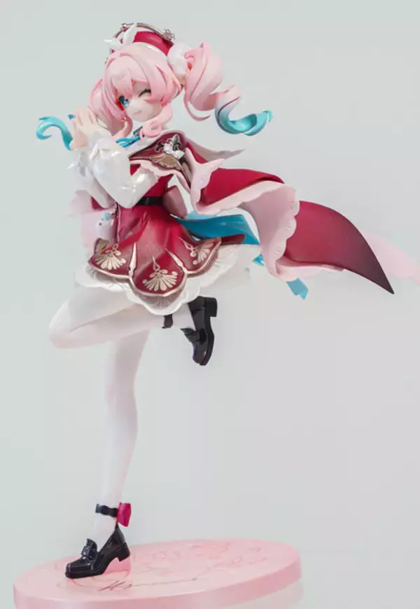 「制服姿が眩しい「ホタル」に抜刀姿の「星見雅」、神秘的な「コロンビーナ」など、HoYoverse作品の人気キャラフィギュアが勢揃い【WF2026冬】」の画像