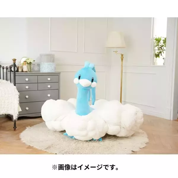 「『ポケモン』“等身大ぬいぐるみ”が抽選販売！コダックやルカリオ、キュートな“ブイズ”など全7種」の画像