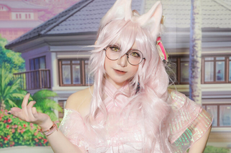 【コスプレ】リゾートでリラックスしたコヤンスカヤが可愛い！丸メガネ×デニムで魅了してくる美女レイヤー【写真8枚】