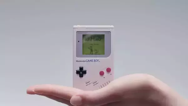 「見た目はほぼ「ゲームボーイ」！『ポケモン 赤・緑』の45楽曲を楽しめる「GAME MUSIC COLLECTION」、マイニンテンドーストアで抽選販売中」の画像