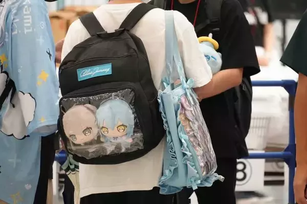 「ホロライブ・獅白ぼたんがファンと共にギネス世界記録に挑戦―YAGOOも駆けつけ「パッケージ入り食品で作った最大の文章」記録を大きく塗り替える【イベントレポート】」の画像