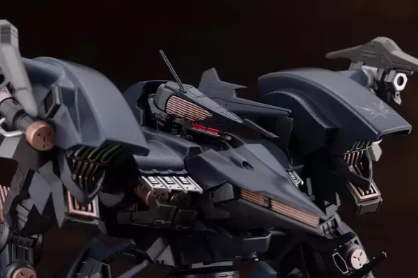 「『ARMORED CORE 4』“烏殺し”の異名を持つ「オルレア」プラモデルが予約受付開始！鮮烈な登場シーンを再現、差し替えにより二刀流も」の画像