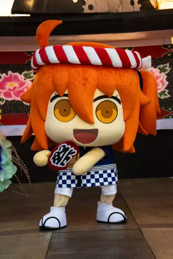 「「FGOフェス2023」祭りだワッショイ！光のコヤンスカヤとバーヴァン・シーを加え、公式コスプレイヤー&着ぐるみが勢揃い」の画像