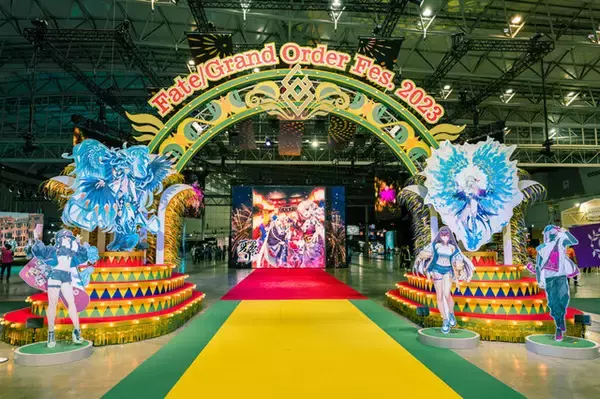 「「FGOフェス2023」サーヴァントが参加するお祭りが何か分かるかな？描き下ろし「英霊催装」44騎を激写」の画像