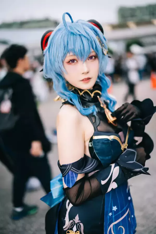 「【コスプレ】『原神』甘雨の優雅な衣装を“本場”でお披露目！蠱惑的なスタイルで可愛さが引き立つ【写真10枚】」の画像