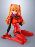 「“ぺたん座り”もできちゃう！「エヴァ」アスカのプラグスーツ可動フィギュアが待望の再販」の画像2