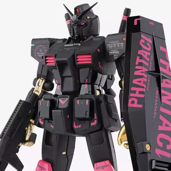 「「ストライクフリーダムガンダム」が黒・ピンク・金のカラーリングでMETAL BUILD化！特徴的な見た目の「PHANTACi」コラボ商品公開」の画像
