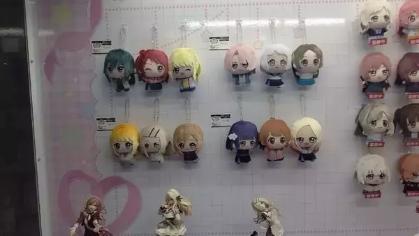 「『アイマス』合同ライブ「MOIW2025」に“アイ”が集まる！「のぼり」や「痛車」など会場周辺施策をレポート」の画像