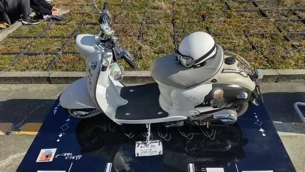 「『アイマス』合同ライブ「MOIW2025」に“アイ”が集まる！「のぼり」や「痛車」など会場周辺施策をレポート」の画像