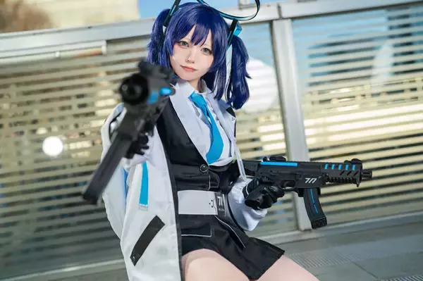 「【コスプレ】ミニスカから伸びるもっちりした太ももの再現度が「計算通り。完璧。」！『ブルアカ』ユウカの微笑みに癒やされた【写真9枚】」の画像