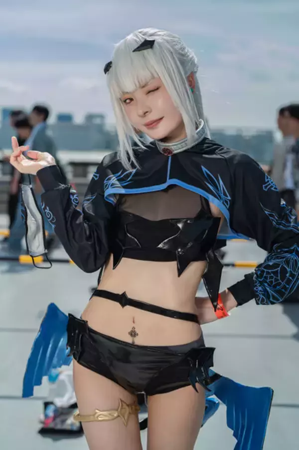 「【コスプレ】まるでフィギュア！くびれたウエストにスラリとしたプロポーションが美しい『FGO』の「メリュジーヌ」レイヤーに熱視線【写真9枚】」の画像