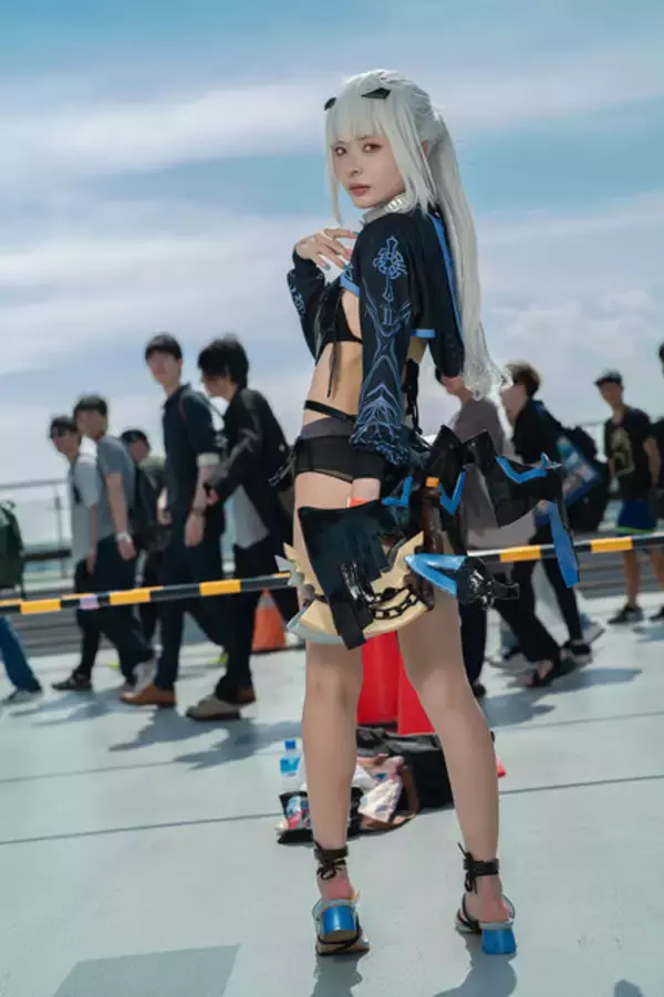 「【コスプレ】まるでフィギュア！くびれたウエストにスラリとしたプロポーションが美しい『FGO』の「メリュジーヌ」レイヤーに熱視線【写真9枚】」の画像