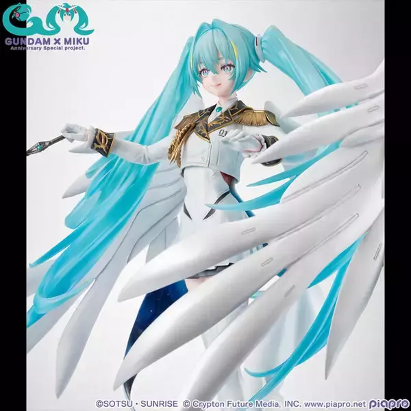 「「ウイングガンダムゼロ EW」モチーフの「初音ミク」フィギュアが再販！機体の羽などを衣装で再現」の画像