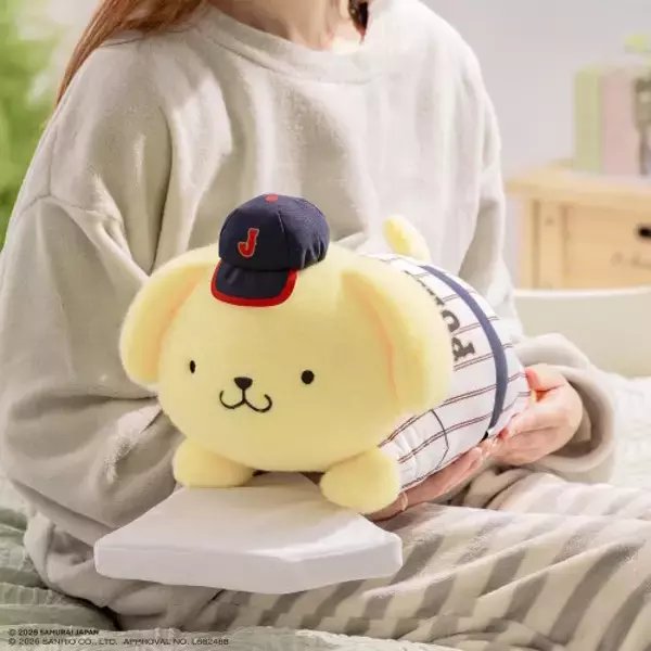 「「サンリオ×侍ジャパン」新作タイトーくじが素敵！ヘッドスライディングするポムポムプリンの抱き枕など、ユニフォーム姿の10人が可愛い」の画像