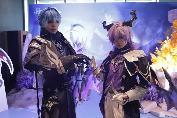 「『原神』Luna IV記念オフイベ「月の在処へ」が東急歌舞伎町タワーで開催！コロンビーナのコスプレ、会場限定グッズ、周遊スタンプラリーなど盛り上がる現地をレポート」の画像