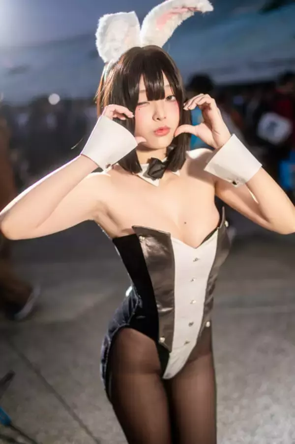 「【コスプレ】腰ほっそ！足なっが！台湾バニーガールの美脚が黒ストッキング×ハイヒールで映えまくる【写真8枚】」の画像